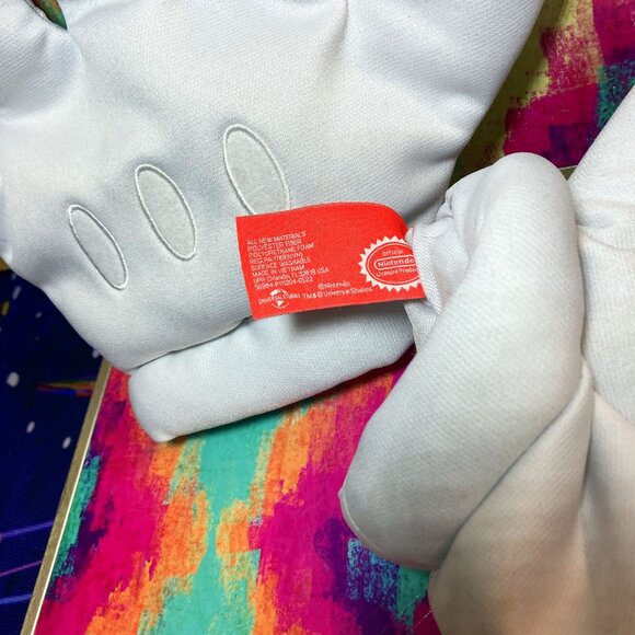 NINTENDO x UNIVERSAL STUDIOS SUPER MARIO GLOVES LIMITED SUPER NINTENDO WORLD - Picture 7 of 10